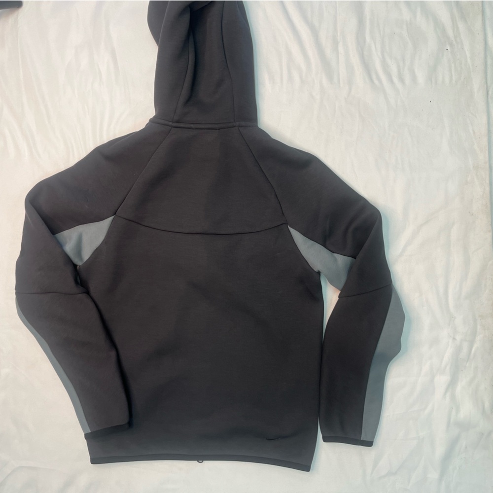 Sz Various Nike Tech Fleece Full-Zip Windrunner Hoodie
Men's - Picture 5 of 6